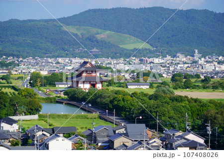 奈良市観光地一望・西大寺より望む 107408026