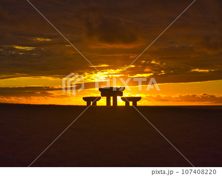 新潟県 日本海の夕日 新潟県 日本海の夕日 107408220