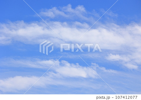 青空と白い雲 背景素材 青空と白い雲 背景素材 107412077