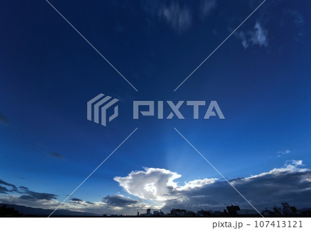 入道雲が現れた初秋の朝空・超広角・空主体・230918am 入道雲が現れた初秋の朝空・超広角・空主体・230918am 107413121
