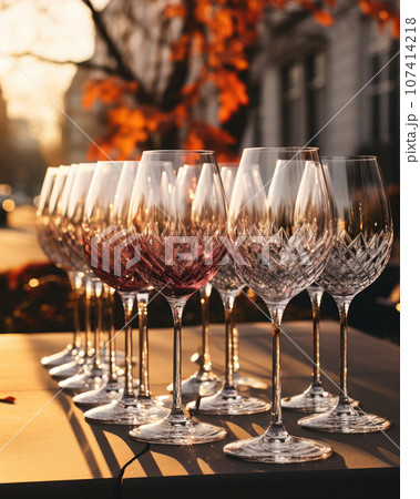 Cocktail party with wine 107414218