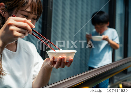 雨どい流しそうめん 107414629