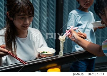 雨どい流しそうめん 107414631