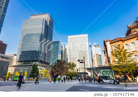 東京駅南口　秋景 107417146