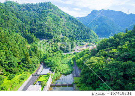 合角ダム下の風景　 天端からの眺め　秩父市上吉田 107419231