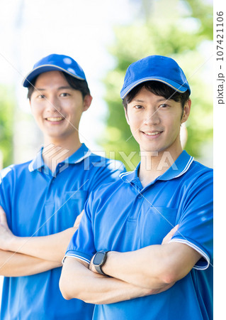 宅急便の男性ドライバー 宅急便の男性ドライバー 107421106