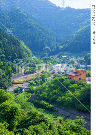 合角ダム下の風景 天端からの眺め 秩父市上吉田 合角ダム下の風景 天端からの眺め 秩父市上吉田 107421612