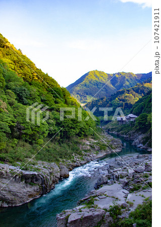 大歩危峡・徳島県三好市西祖谷山村字徳善 107421911
