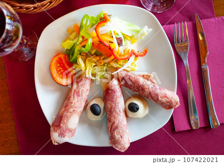 Ham rolls with asparagus mayonnaise and salad 107422021