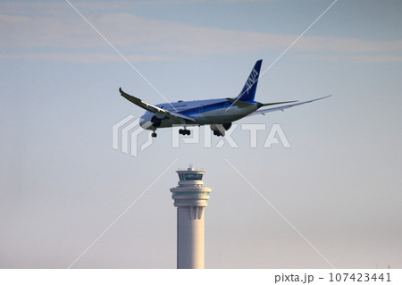 旅客機の離着陸 107423441