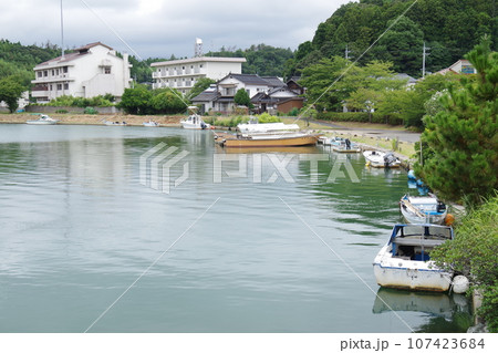 隠岐の島町八尾川の景色 隠岐の島町八尾川の景色 107423684