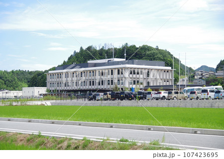隠岐の島町役場の建物の景色 隠岐の島町役場の建物の景色 107423695