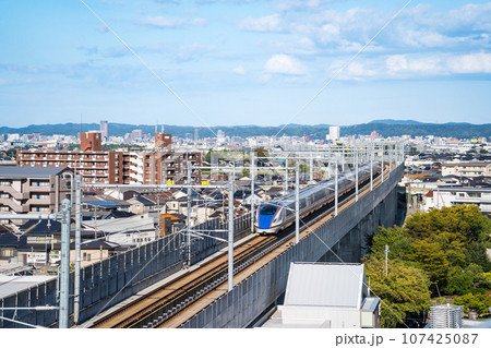 白山総合車両所を出発して金沢駅に向かう北陸新幹線イメージ｜石川県白山市 107425087