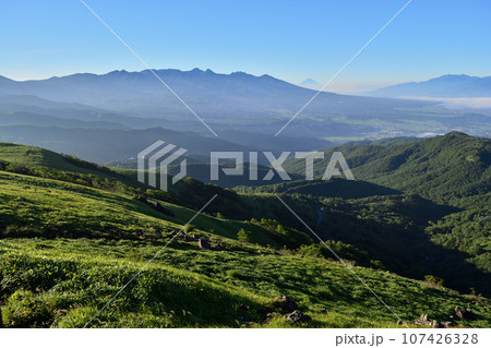 車山山頂より八ヶ岳と南アルプスと富士山 車山山頂より八ヶ岳と南アルプスと富士山 107426328