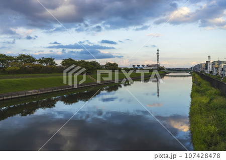 赤羽 夕方の隅田川 赤羽 夕方の隅田川 107428478