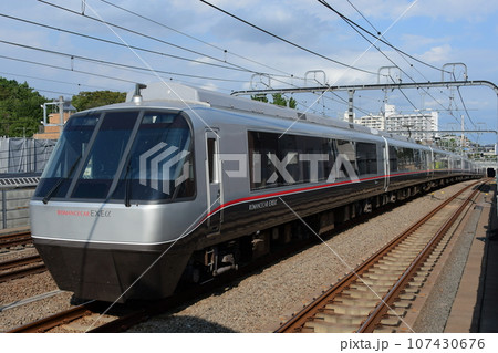 小田急30000形　EXEα　梅ヶ丘 107430676