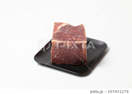 自然豊かなオーストラリアの牛肉オージービーフ冷凍もも肉 自然豊かなオーストラリアの牛肉オージービーフ冷凍もも肉 107431278