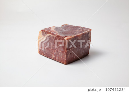 自然豊かなオーストラリアの牛肉オージービーフ冷凍もも肉 自然豊かなオーストラリアの牛肉オージービーフ冷凍もも肉 107431284