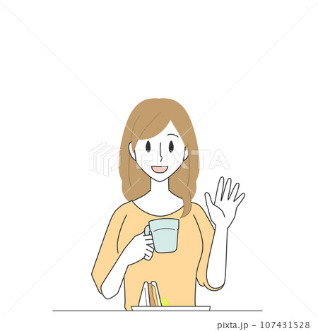 軽食を取る女性 軽食を取る女性 107431528