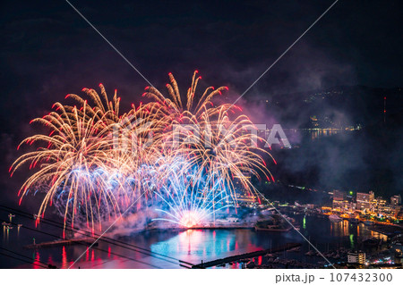 （静岡県）熱海100万ドルの夜景と海上花火大会 107432300