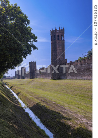 Ancient walls of Montagnana, Padova province, Veneto, Italy 107436185