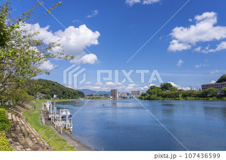 滋賀県　瀬田川の風景 --滋賀県大津市石山寺 107436599