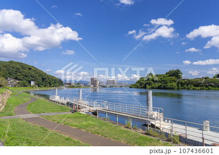 滋賀県 瀬田川の風景 --滋賀県大津市石山寺 滋賀県 瀬田川の風景 --滋賀県大津市石山寺 107436601