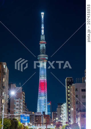 「東京都」東京スカイツリー　「日の丸」をイメージした特別ライトアップ 107438858