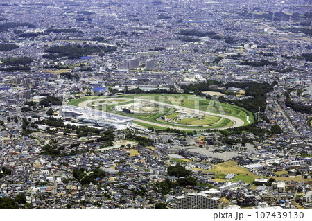 中山競馬場付近を空撮 107439130