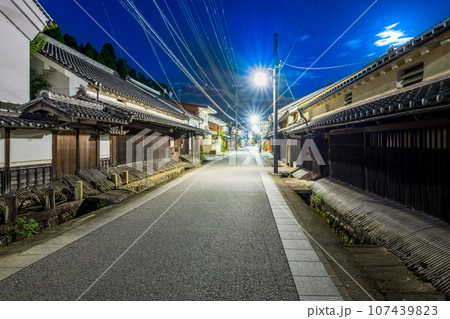 奈良県　重要伝統的建造物群保存地区　大宇陀の町並み 107439823