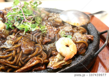 石焼きチャジャン麺(韓国) 石焼きチャジャン麺(韓国) 107439977