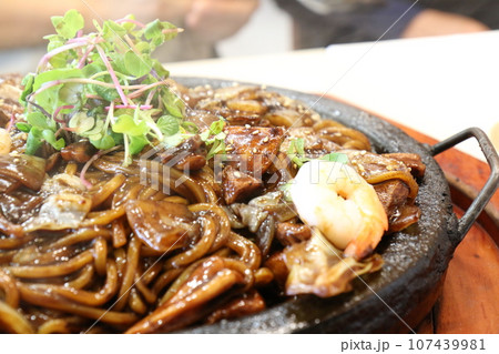 石焼きチャジャン麺（韓国） 107439981