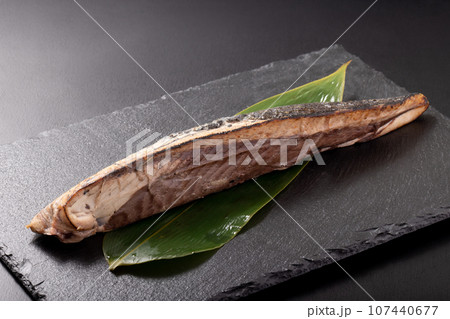 炭火焼かつお たたき刺身用 炭火焼かつお たたき刺身用 107440677