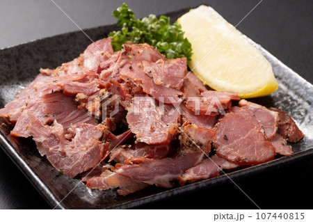 牛タン (黒胡椒&スモーク)  牛タン (黒胡椒&スモーク)  107440815