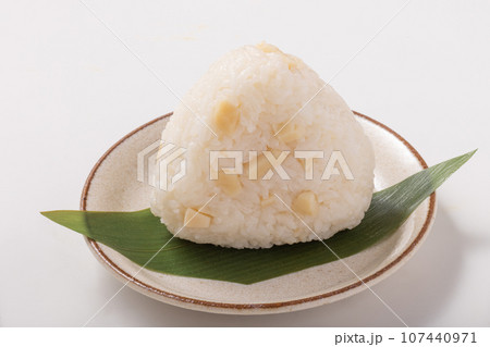 ほたて飯のおむすび ほたて飯のおむすび 107440971