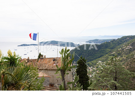 南仏、エズ村の風景 107441505