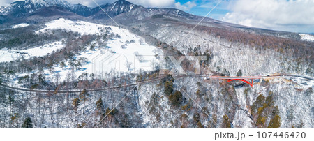 「山梨県」冬の東沢大橋付近をドローンで空撮・清里 「山梨県」冬の東沢大橋付近をドローンで空撮・清里 107446420