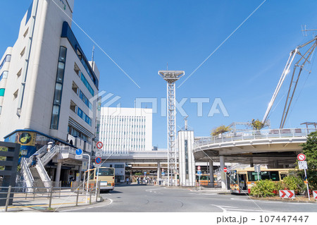 駅前風景　戸塚駅 107447447
