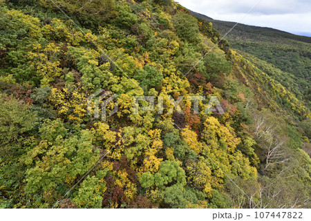 安達太良山登山、二本松市、福島県 安達太良山登山、二本松市、福島県 107447822