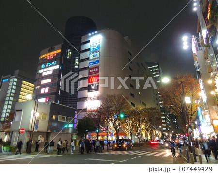 東京の夜景 錦糸町の北斎通り 東京の夜景 錦糸町の北斎通り 107449429