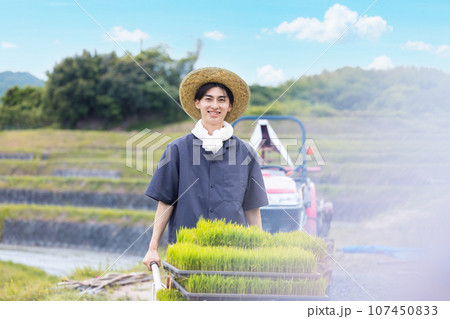 農業 若い男性 農業 若い男性 107450833