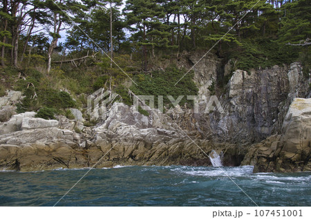 浄土ヶ浜 ざっぱ船からの眺め 岩手県宮古市 浄土ヶ浜 ざっぱ船からの眺め 岩手県宮古市 107451001