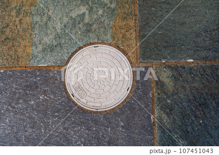 下水管の蓋 107451043