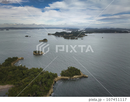松島 多聞山・偉観から見る絶景 宮城県七ヶ浜町(ドローンによる空撮) 松島 多聞山・偉観から見る絶景 宮城県七ヶ浜町(ドローンによる空撮) 107451117