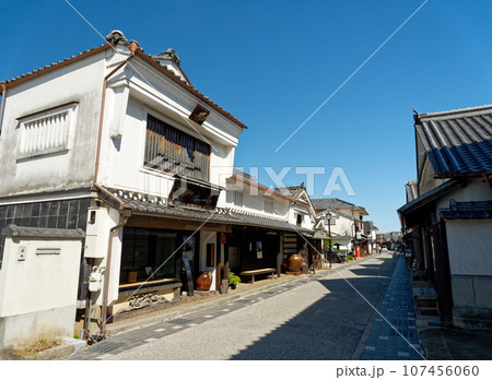兵庫県 丹波篠山市 河原町妻入商家群の町並み 107456060