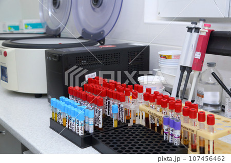 Modern equipment in the medical laboratory. Modern medical laboratory. Laboratory of artificial insemination. Modern equipment in the medical laboratory. Modern medical laboratory. Laboratory of artificial insemination. 107456462