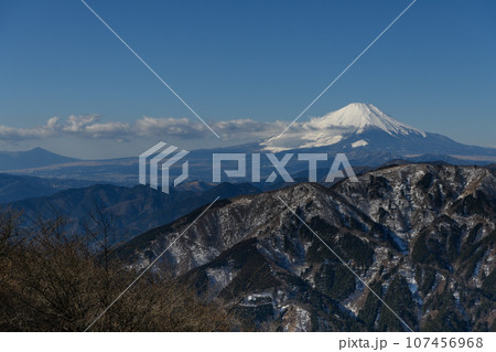 大山山頂から見た富士山 大山山頂から見た富士山 107456968