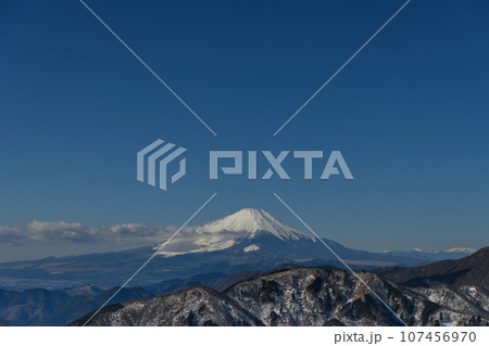 大山山頂から見た富士山 大山山頂から見た富士山 107456970