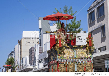 京都 祇園祭の山鉾巡行 山伏山(やまぶしやま) 京都 祇園祭の山鉾巡行 山伏山(やまぶしやま) 107457585