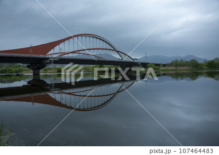 Bicycle path along Yeongsangang River 107464483